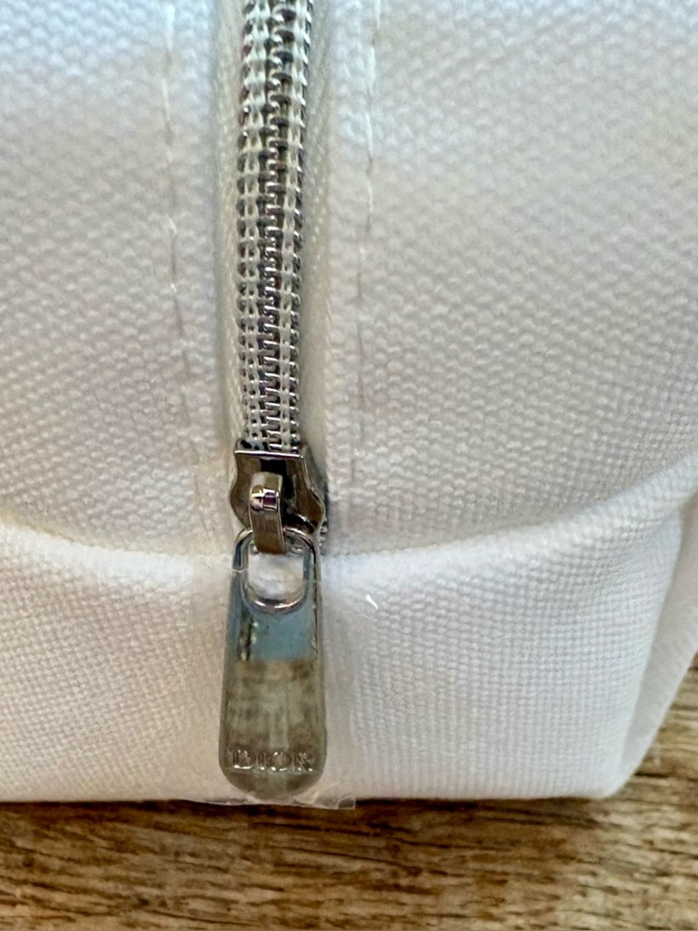 Dior White Canvas Pouch with Red 'Miss Dior' Embroidery, NIB - Picture 3 of 3